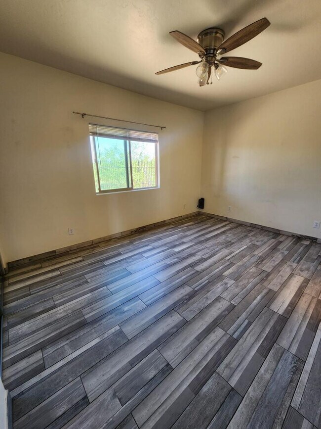 Building Photo - 3641 Cam Del Rancho