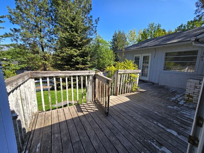 Building Photo - Adorable South Hill Home! Available Now!