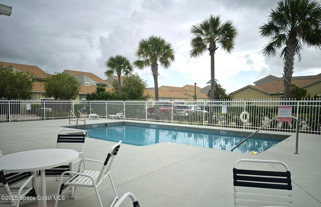 Building Photo - 3325 Sedge Dr