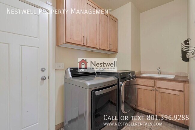 Building Photo - 1327 Urbandale Ln