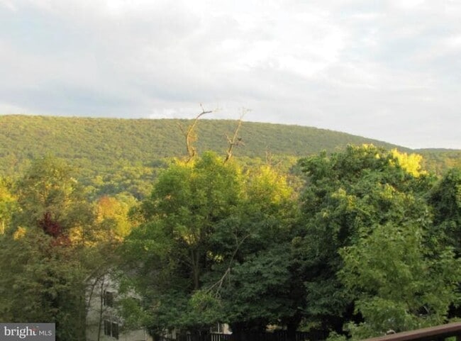 Building Photo - 34 Niagara Way