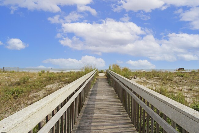 Building Photo - 5200 Boardwalk