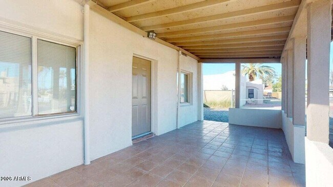 Building Photo - 2214 N 24th Pl