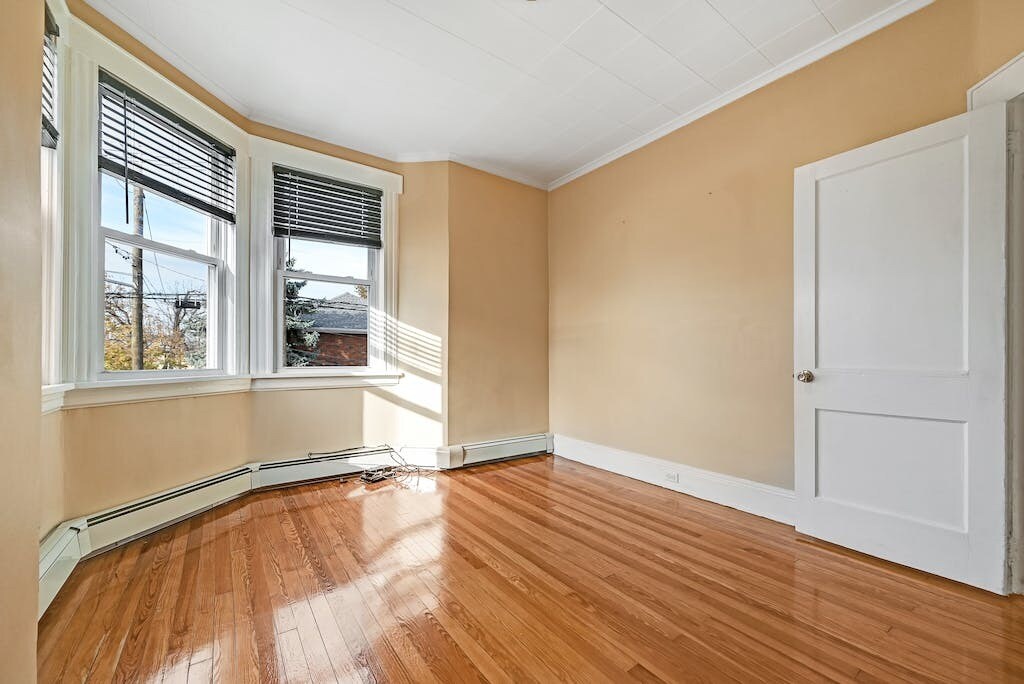 Building Photo - 74 Plauderville Ave