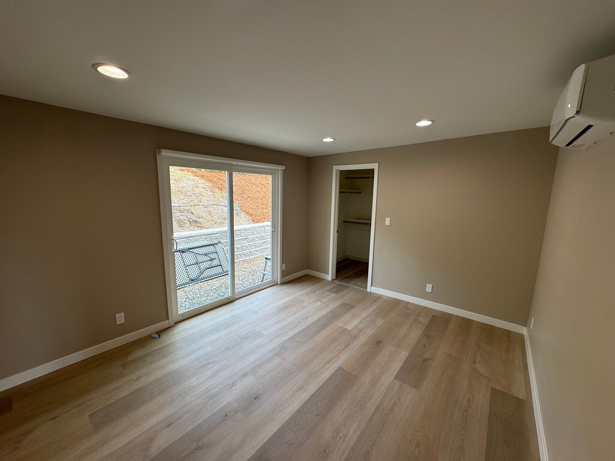 Building Photo - 215 Burkhill Ln