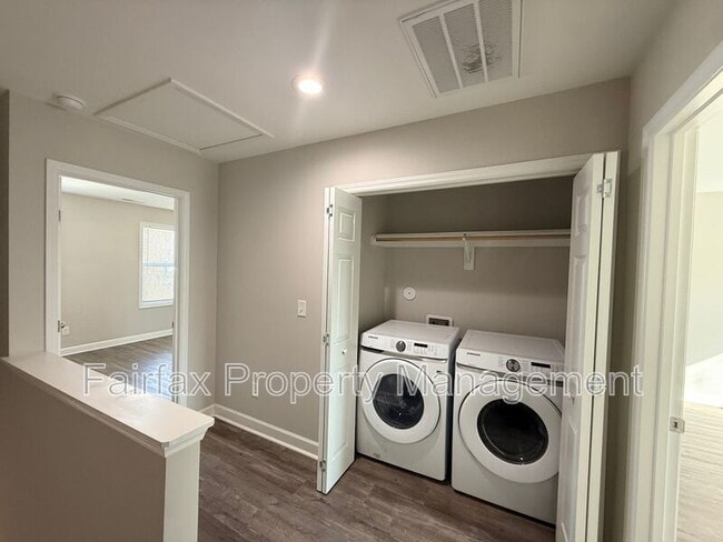 Building Photo - 1118 Eva St