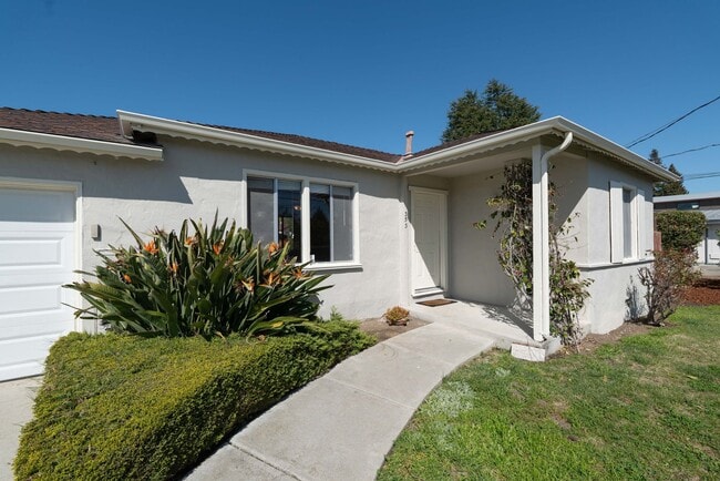 Building Photo - House in Great Sunnyvale Location w/Large Yard & Gardener