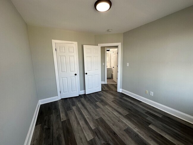 Building Photo - 90 Winthrop Shore Dr