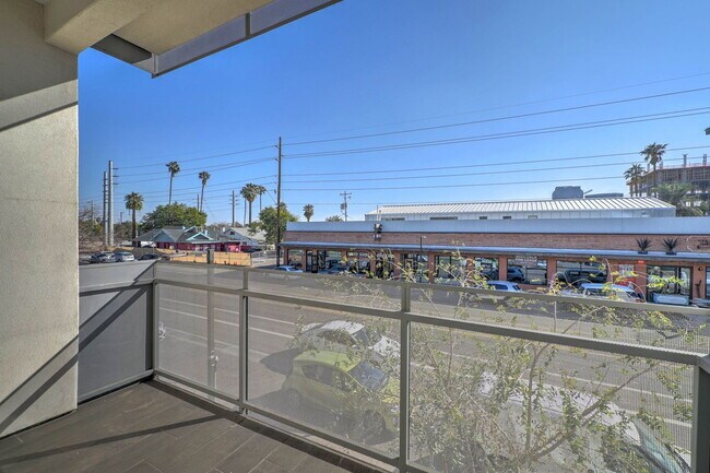 Building Photo - 504 E Roosevelt St