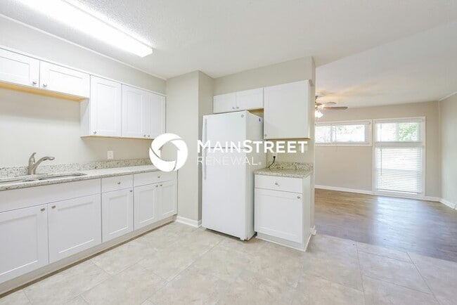 Building Photo - 3 Bedroom Pet-Friendly Home in Kansas City...
