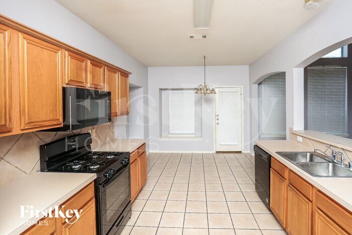 Building Photo - 7949 Greengate Dr