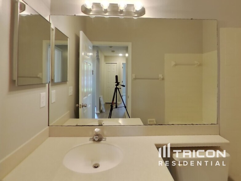Building Photo - 2312 Millcreek Ct