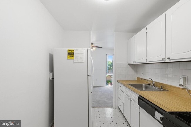 Building Photo - 7116 Donnell Pl