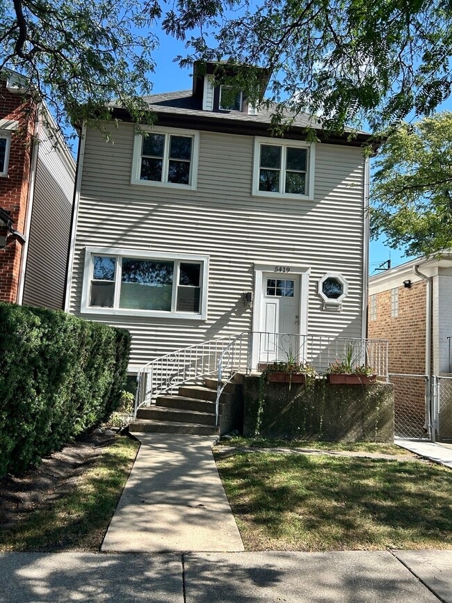 Building Photo - 5419 N Ravenswood Ave