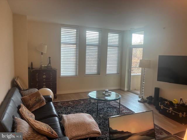 Building Photo - 8220 Crestwood Heights Dr