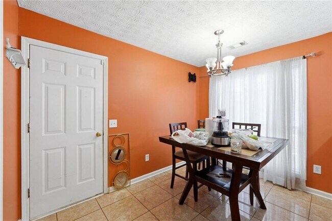 Building Photo - 2833 Loral Pines Dr NW