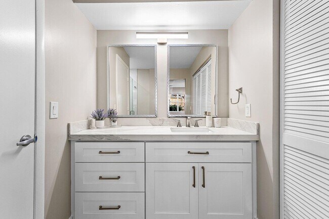 Building Photo - 5292 Buckhead Cir