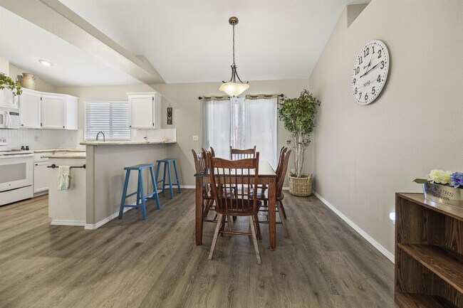 Building Photo - 7302 Bay Meadows Dr