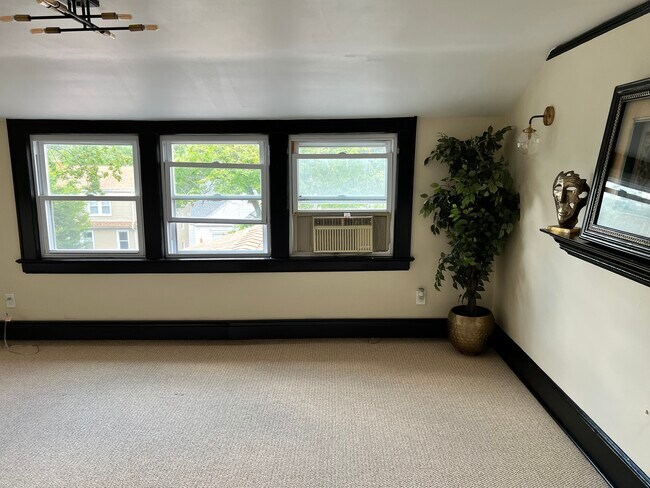 Building Photo - 216 Academy St