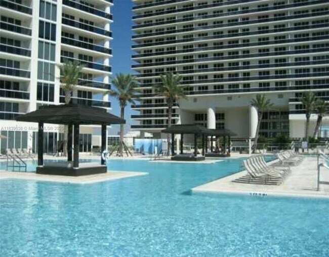 Building Photo - 1830 S Ocean Dr