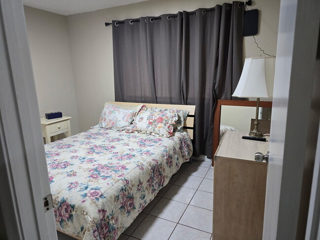 Building Photo - 3186 Via Poinciana