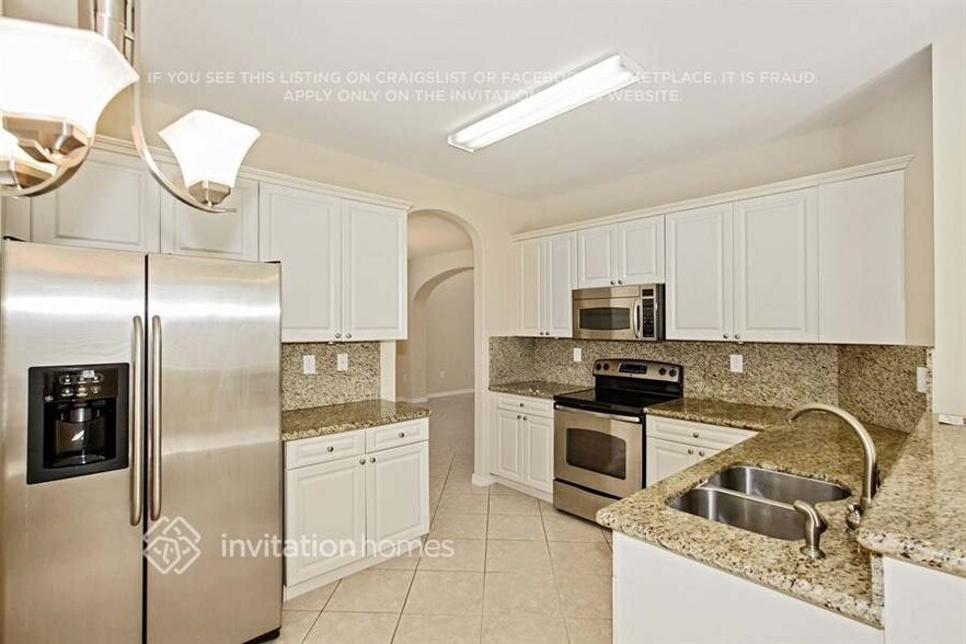 Building Photo - 16498 SW 85th Ln