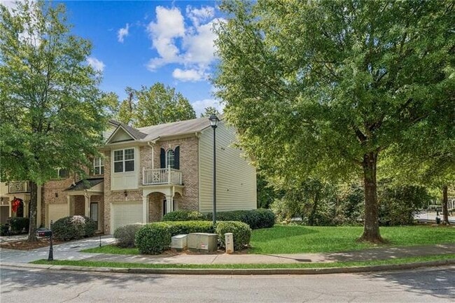 Building Photo - House 3 Beds 3 Bath