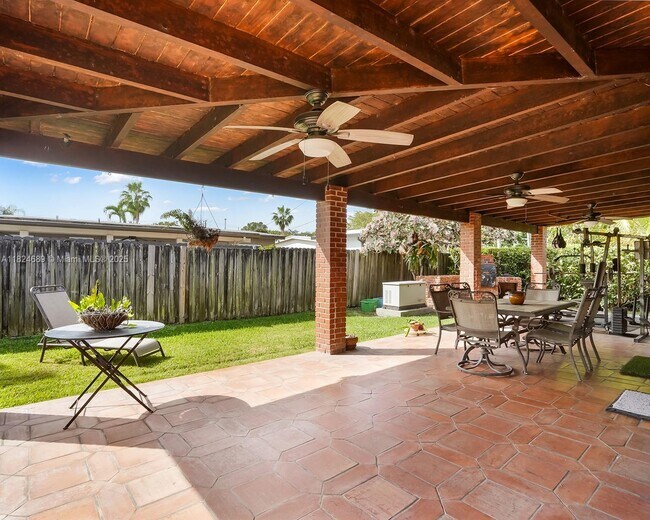 Building Photo - 9460 SW 53rd St