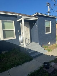 Building Photo - Newly Renovated Home