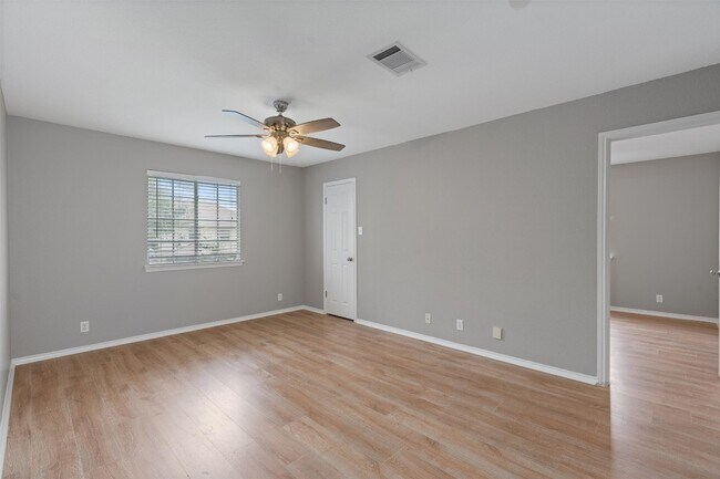Building Photo - 5017 Cleves St