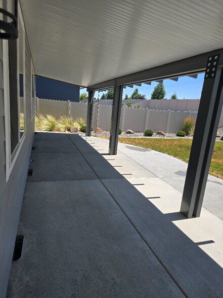 Building Photo - 5951 W Riva Capri St