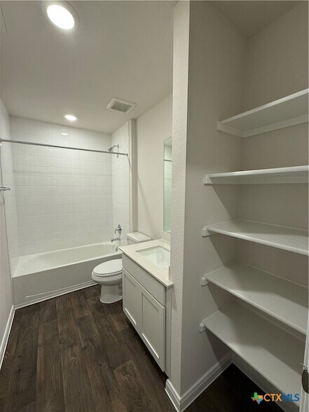 Building Photo - 210 Addison Pl
