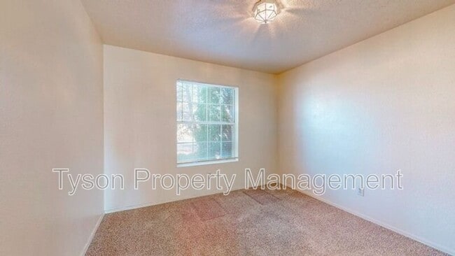 Building Photo - 13908 Jason Pl NE