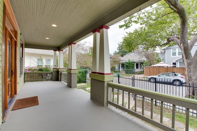 Building Photo - 401 Willard St