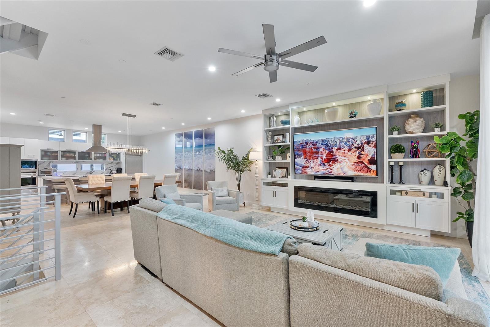 Building Photo - 3266 NE 15th St