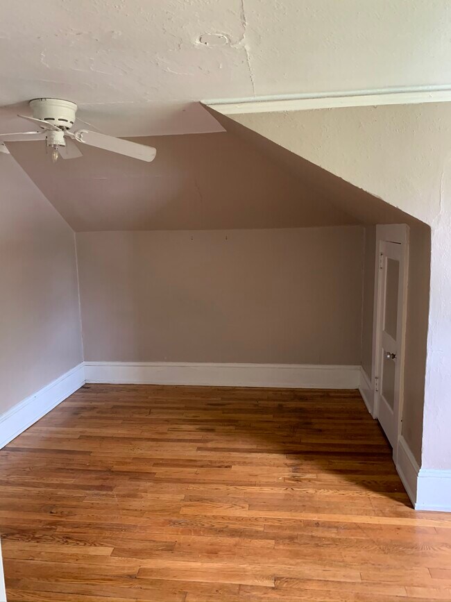 Building Photo - 152 Walnut St