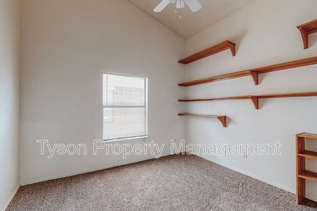 Building Photo - 5201 Tamariz Dr NW
