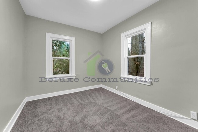 Building Photo - Fully Remodeled 3 bed 1 bath- Single Family Home!! JUST LISTED!
