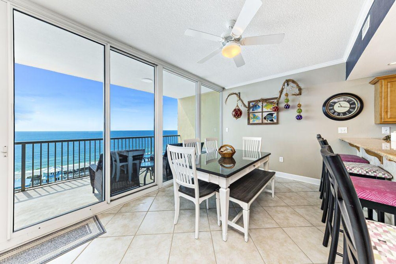 Building Photo - 1524 W Beach Blvd