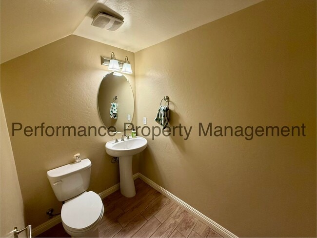 Building Photo - Stunning 4 Bed/3 Bath NW Bakersfield Home w/ Solar, RBP & $0 Deposit Option