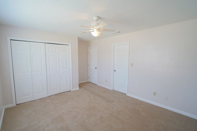 Building Photo - 3178 N Ridge Rd
