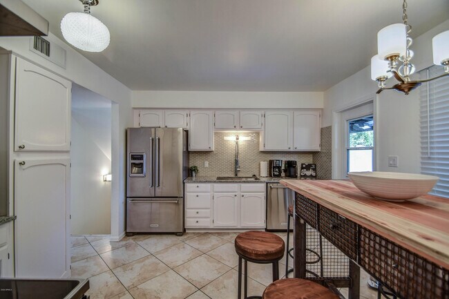 Building Photo - 8420 E Keim Dr