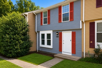 Building Photo - Available Now!  3 Bedroom Townhouse King George