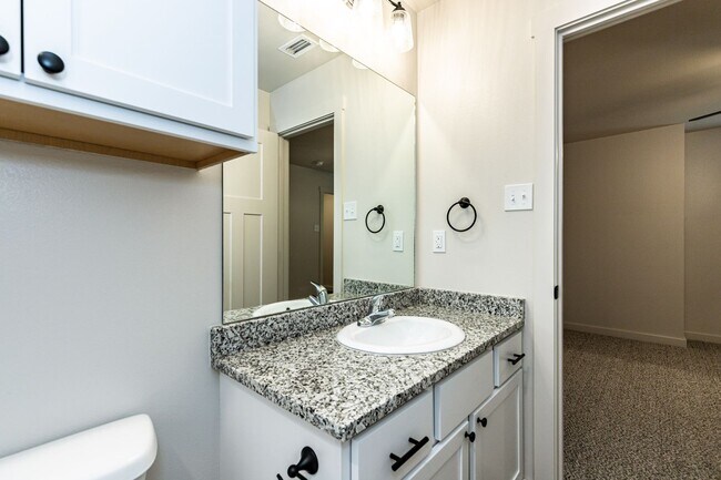 Building Photo - Modern Two Bedroom Townhome In Cooper!