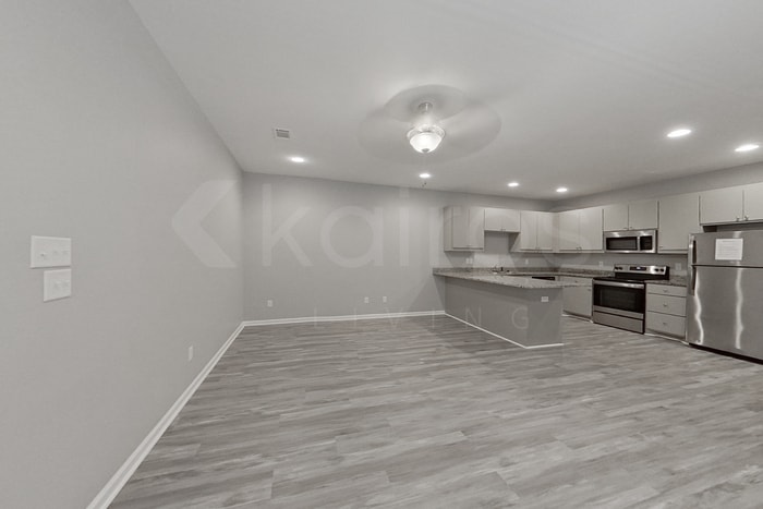 Building Photo - 1918 Perry St