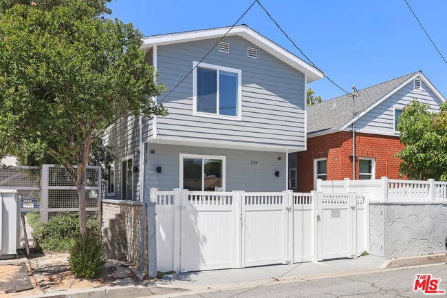 Building Photo - 119-119 S Myers St