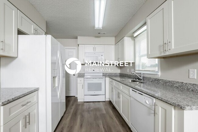 Building Photo - 3 Bedroom Pet-Friendly Home in GREENSBORO,...