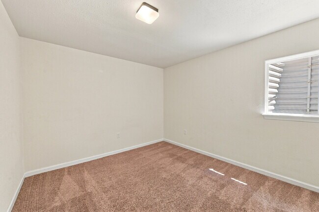 Building Photo - $2,395.95, 4 bed, 3.5 bath located in Colorado Springs with Central AC.
