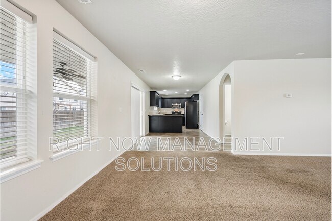 Building Photo - 1860 E Adelaide Dr