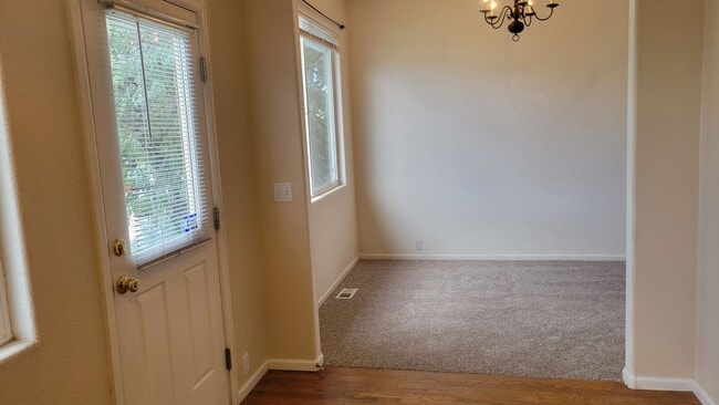 Building Photo - Single Family 3 Bed, 2.5 Bath Home - Avail...